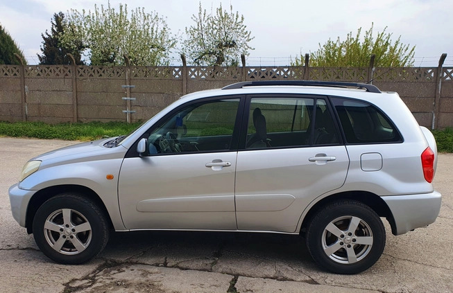 Toyota RAV4 cena 30500 przebieg: 122645, rok produkcji 2003 z Grudziądz małe 301